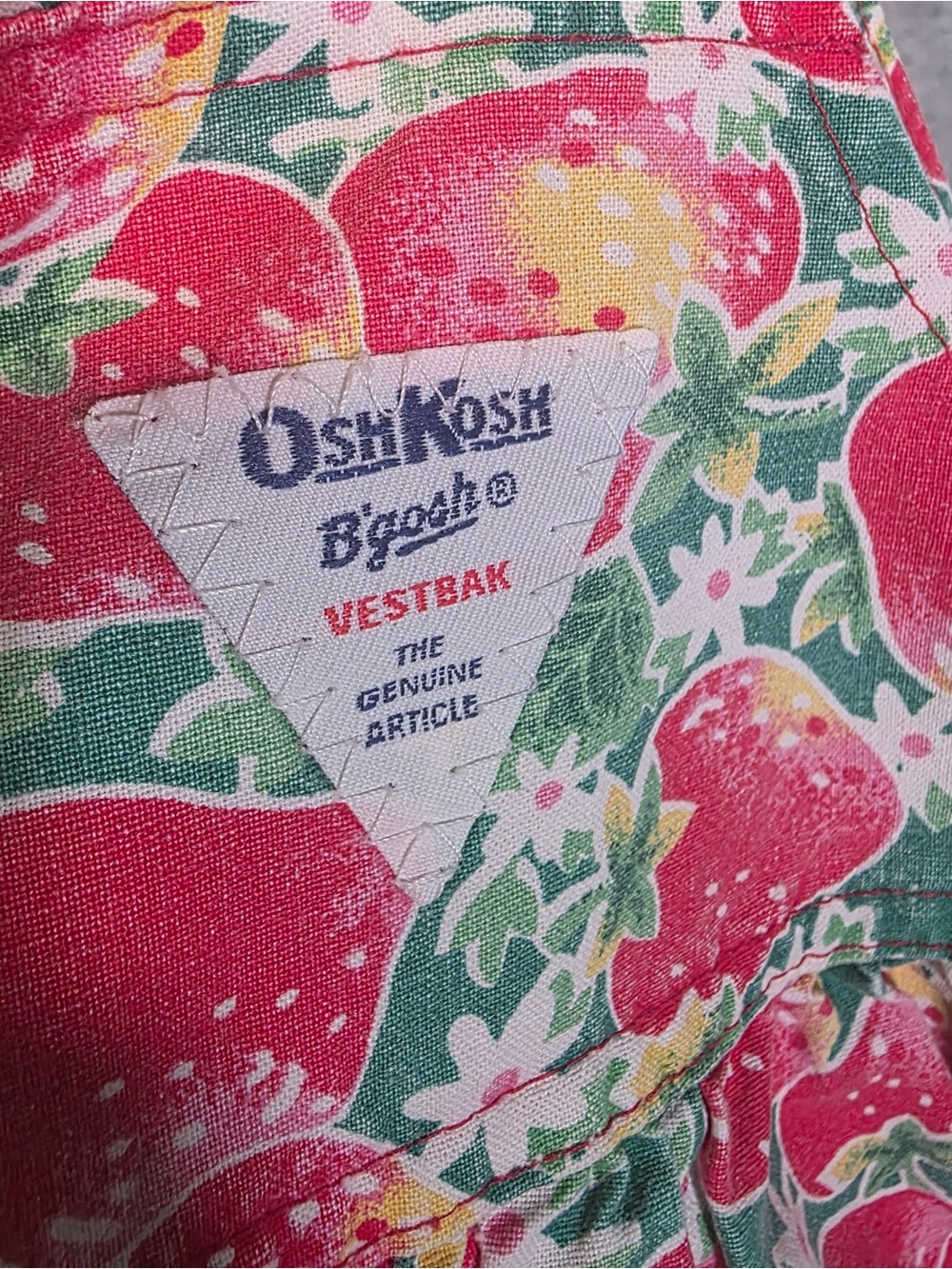 OshKosh B'gosh Strawberry Print Shortalls Rare 100% Cotton Size 2T - Picture 3 of 6